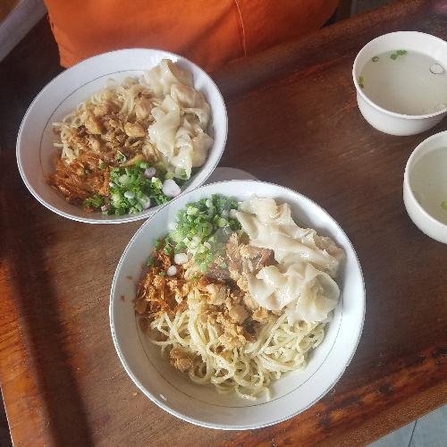 Yammie Jamur Jumbo Bakso menu Super Yammie & Ayam Goreng Kencana, Kyai Mojo