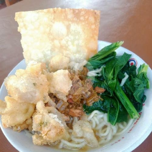 Review Mie Ayam dan Batagor Terbaik di Warung Pojok Teknik UGM