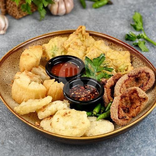Pisang Lampung Crispy menu Tong Tji Tea House, Pacific Mall Tegal
