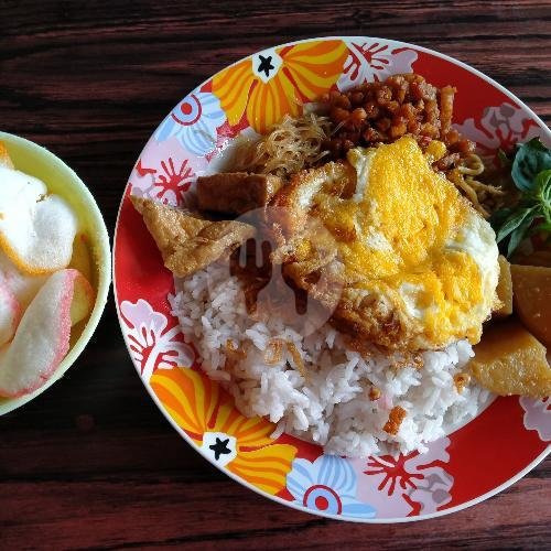 Paket Nasi Uduk Telor Dadar menu Nasi Uduk Ibu Miat, Adiarsa