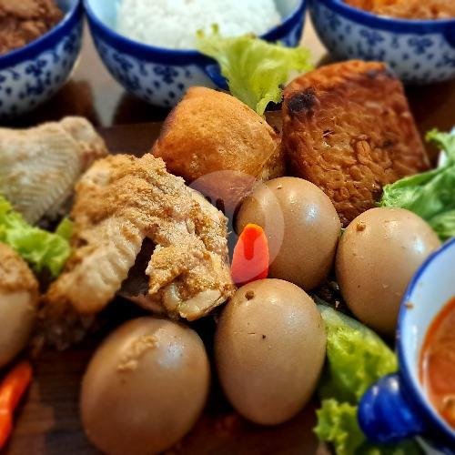 GUDEG 1 PORSI menu Gudeg Bu Tjitro 1251 (Ex Senen), Cempaka Putih Jakarta Pusat