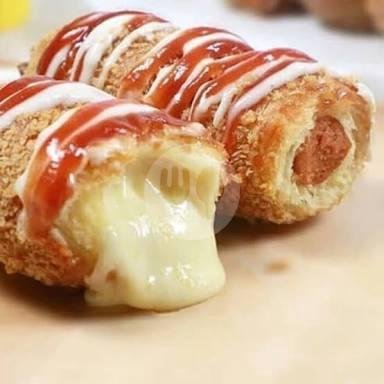 Stick Mozarella Sweet. . menu Kedai Jajanan Kekinian Cirebon Corndog Thaitea