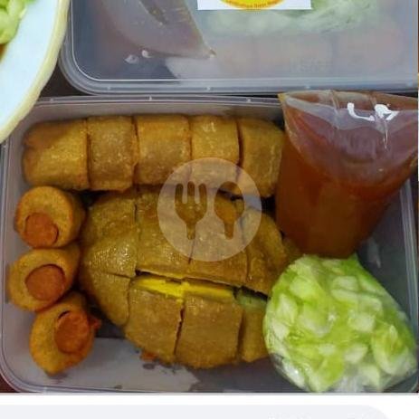 Review Pempek Maknyuss Kediri: Pengalaman Kuliner yang Campur Aduk