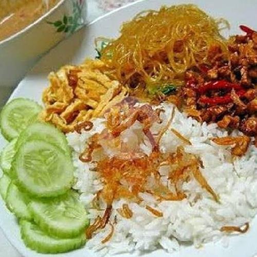 Nasi Uduk + Omelete menu Nasi Uduk & Ayam Penyet Ibu Nelly, Ciseke Besar