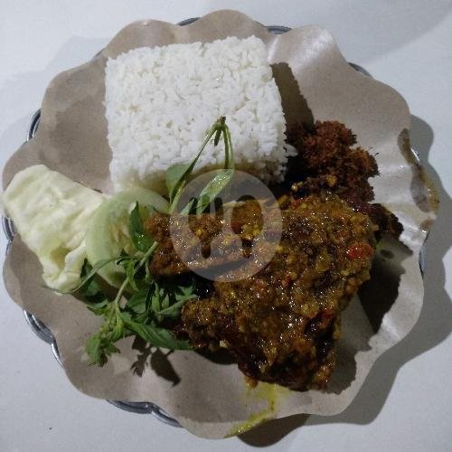 Kelezatan Bebek Goreng dan Ayam Rica-Rica di Lalapan Bebek & Ayam Goreng Rica-Rica Asahan, Blimbing