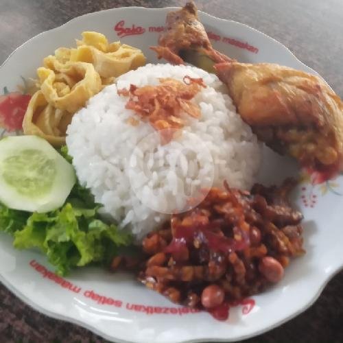 Es Campur menu Bakso dan Pangsit Mie Ayam Pak Har Padang Pasir, Wisata Kuliner Siwalankerto