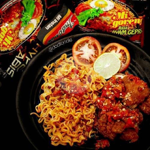 Ayam Geprek & Mie Station Panggon Srawung: Pengalaman Kuliner yang Menghangatkan Hati di Yogyakarta