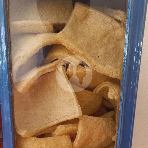 Keripik Pangsit menu Bakso Daging Sapi Kuncoro, Kelud