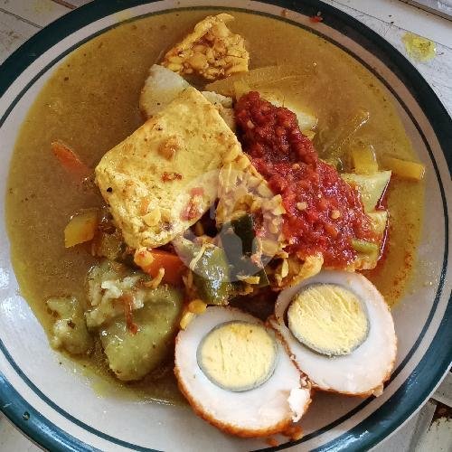 Lontong Sayur Ayam + Air Mineral Akua 2 Porsi menu Lontong Sayur GTC Kesambi kang Didi, Cipto Mangun Kusumo