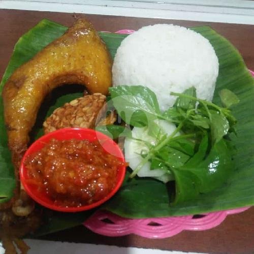 Bebek Goreng Saur Kelapa+nasi menu Bebek Rinjani, Banyuwangi Kota
