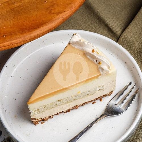 Toffee Earl Grey Cake Sliced menu Joe & Dough, Plaza Indonesia