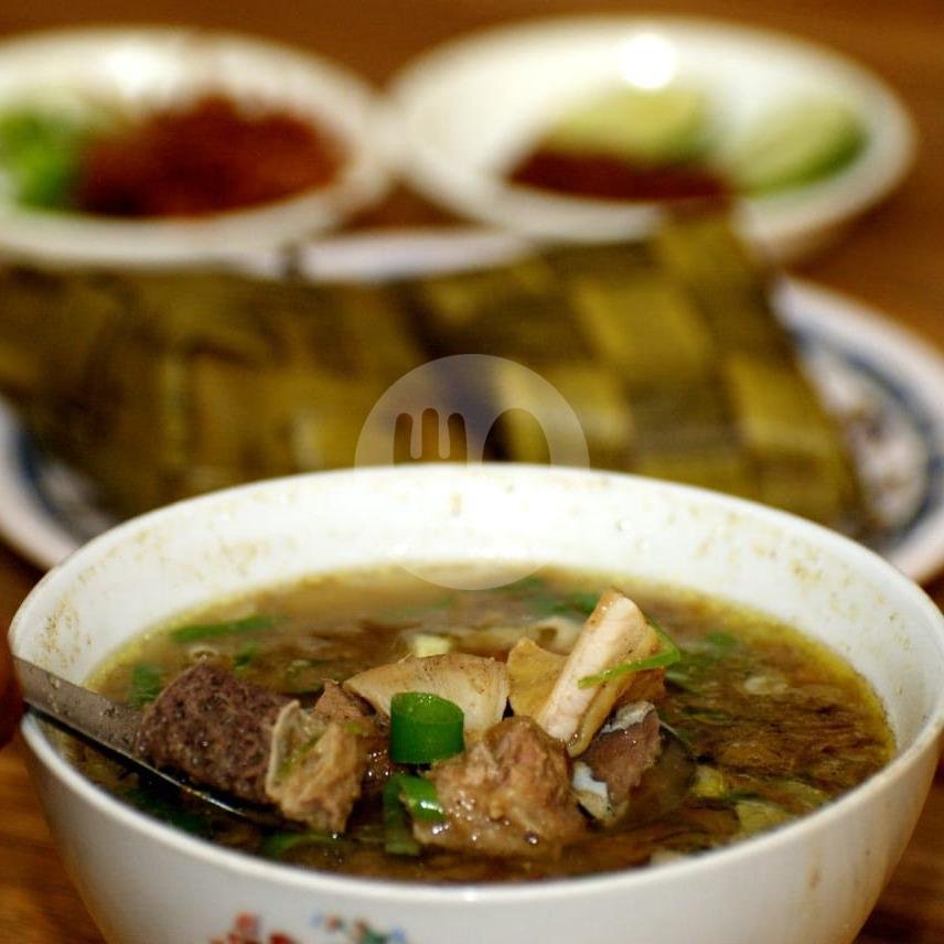 Mie Kering menu Warung Coto Asli Makassar Ewako, Sriwedari, Laweyan