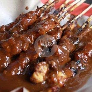 Lontong menu Sate Ayam Madura Bang Agus Jelambar