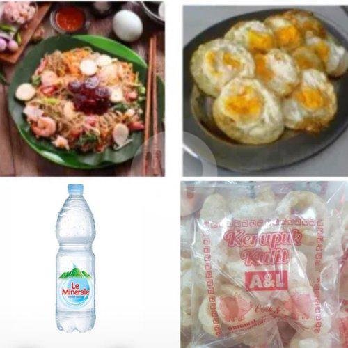 1 mie goreng isi + 1 telor mata sapi + 1 lamineral + 1 krupuk kulit menu Kwetiau Ayong, Muara Karang