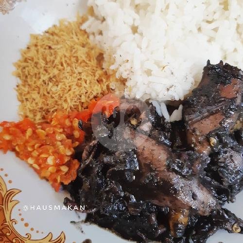 Nasi Babat & Penyetan Nonik Madura: Surga Kuliner di Gang Sempit Saritama