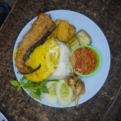 Mujaer menu Sego Sambel Sepanjang, Taman