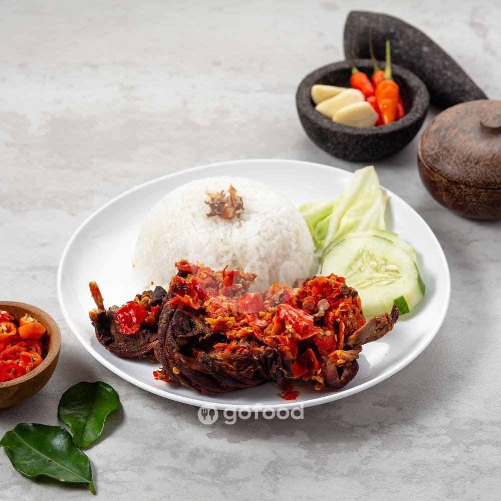 Pak Tila menu Penyetan Mas Kobis, Pandega Marta