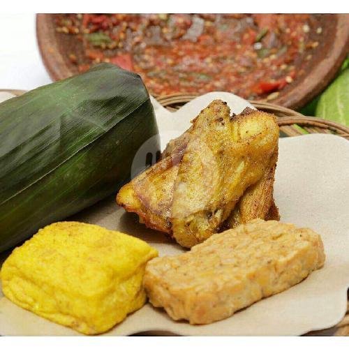 Nasi Timbel Komplit menu RM Sunda Ibu Haji Cijantung Purwakarta, Parahyangan