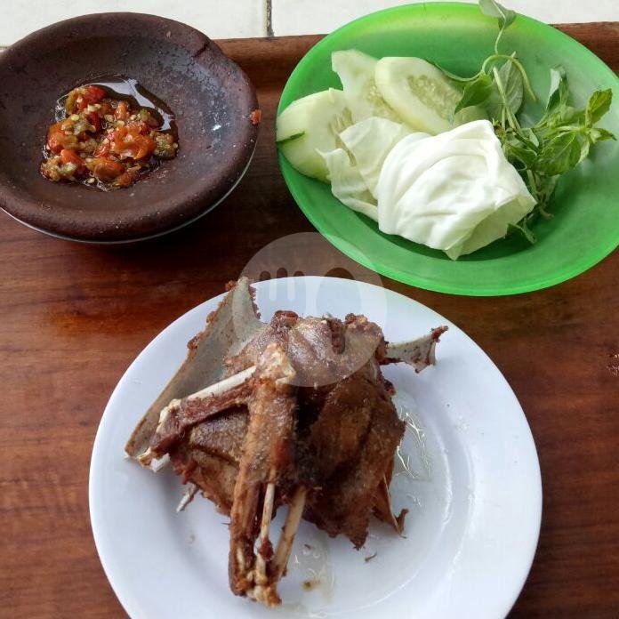 Review Bebek Goreng H. Slamet Tipes: Surga Kuliner Bebek Goreng di Serengan, Surakarta