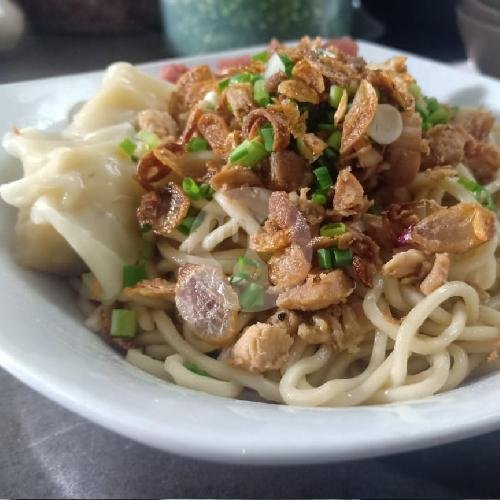 Mie Babat Jembatan Asli: Surga Mie di Dharmahusada Surabaya