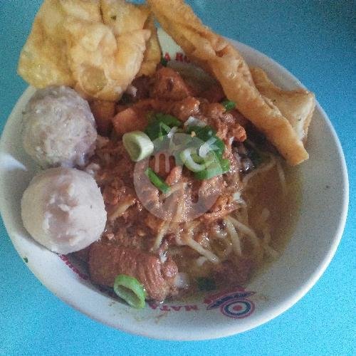 Es Campur menu Bakso dan Mie Ayam Pak Uzzan, Ngampilan