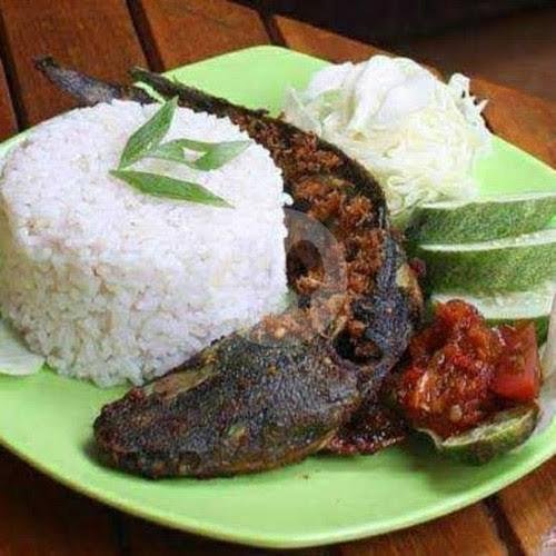 Review Ayam Penyet Bandung Pak Ranto: Kuliner Lezat di Jebres yang Wajib Dicoba