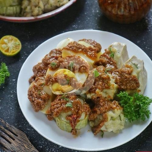 Sate Ayam Lontong menu Kuliner Theresia, Gereja Theresia