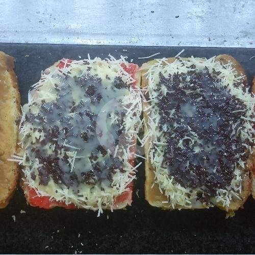 Besar Keju Komplit Blueberry menu Roti Bakar Cicaheum (RB), Jendral Ahmad Yani