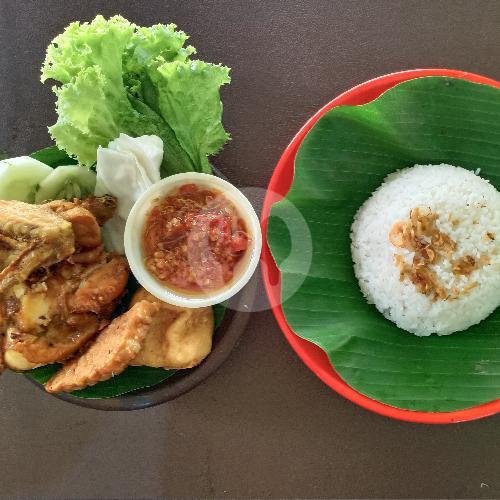 Paketan 7 menu Pecel Lele Pak Kumis, Bantargebang