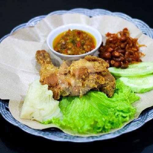 Waroeng Halim Pecel Lele Hot: Surga Kuliner Pedas di Tanjung Sabar, Padang