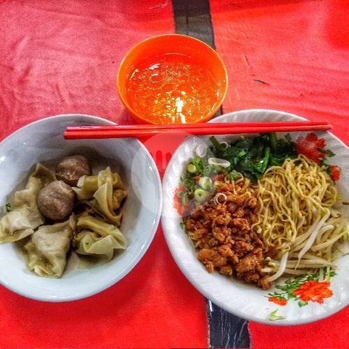 Review Bakmi Jackie di Pasar Jatinegara: Pengalaman Kuliner yang Memuaskan