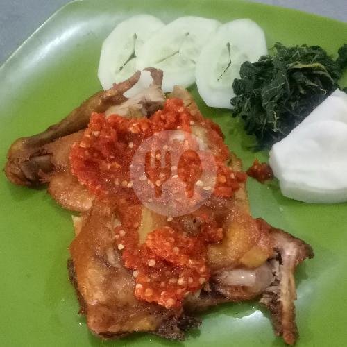 Ayam Kampung Goreng menu Ayam & Bebek Nasi Uduk Dua Putra, Mojosongo