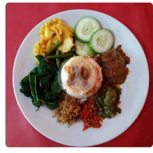 Nasi Ayam Goreng menu Rumah Makan Padang Tanjuang, Denggung