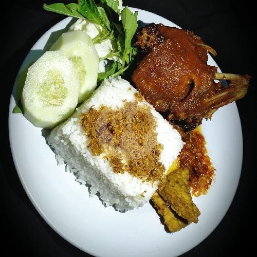 Paket Bebek Bumbu Hitam Madura + Nasi.   Tungku Chef menu Bebek Bumbu Hitam Madura Tungku Chef, Winong Tanjung Sepreh Mspt