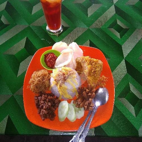 Ayam Kremes Nasi Putih menu Cafe Oma Rahmah, Lubuk Begalung
