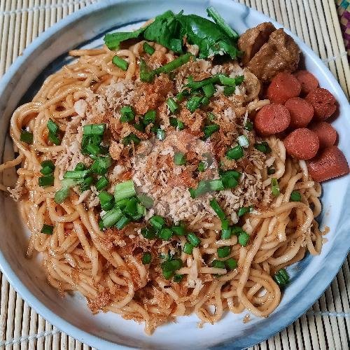 Pangsit Mie Ayam Komplit menu Mie Ayam Pangsit & Ayam Goreng De Orlin, Banyuwangi