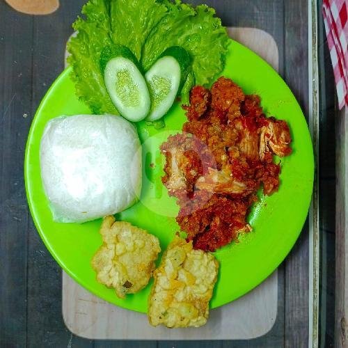 Nasi + Ayam Goreng Penyet + Tempe Tahu + Lalab + Es Teh Manis / Teh Pucuk menu Ayam Geprek Rainbow Linggarjati, Kuningan