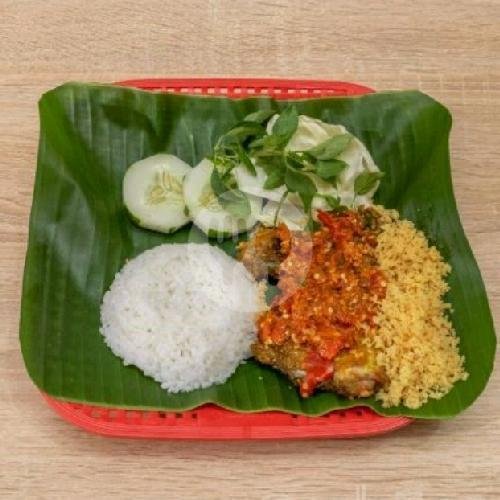 Bandeng Presto Lapis Telur menu Gerobak Kremez, Bumi Lawean