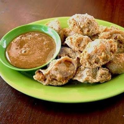 Es Milo menu Tahu Petis Tahu Walik Womgsorejo, Adi Sucipto