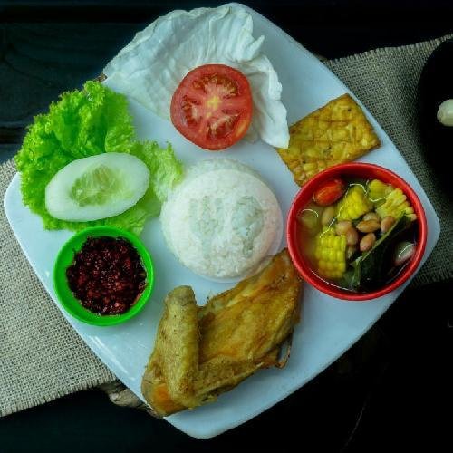 Paket Ayam Kampung menu RM Madukoro, A Yani