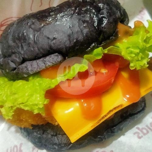Spicy Chicken Geprek Burger Pakde menu Burger Pakde , Lebak Bulus , Cilandak
