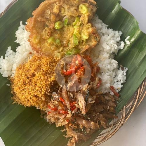 Nasi Rames Cumi (No Pedas) menu Warung Bu' Warni, Ikan Tombro Tunjungsekar, Merjosari