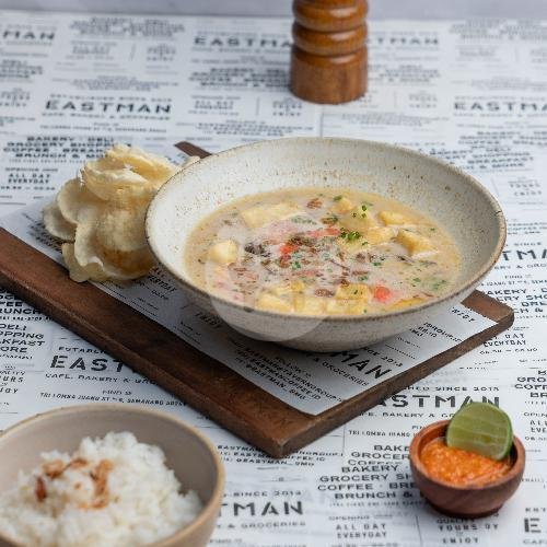 Soto Betawi menu Eastman Cafe, Tri Lomba Juang