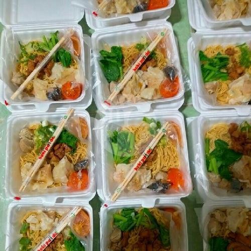 Mie Tek Tek Kering Telur menu Mie Ayam Goceng, Laweyan