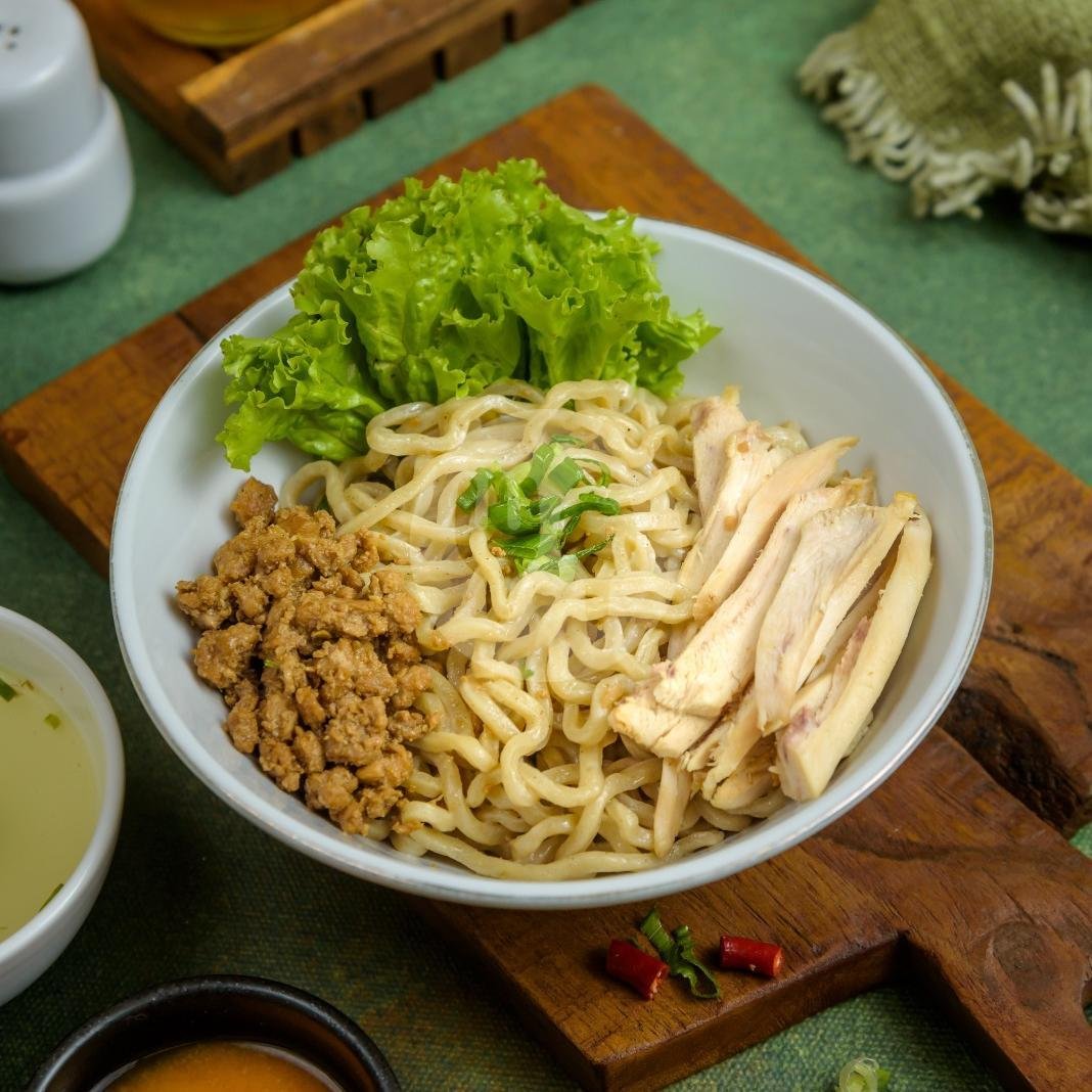 Mie Karet Reguler menu Bakmi Rudy, Haji Nawi