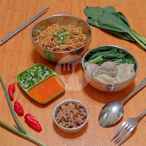 Mie Kecil Pedas Asin (Baso Pangsit) menu Mie Baso Pangsit Baladewa