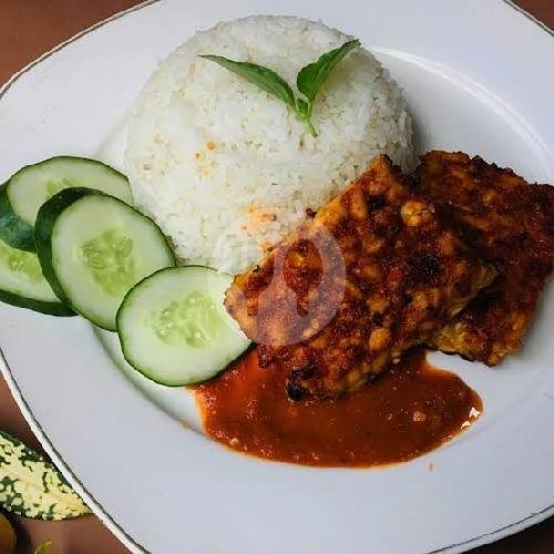 Ayam Bakar menu Dapur Bu Nilam Sedia Aneka Masakan Jawa, Blimbing