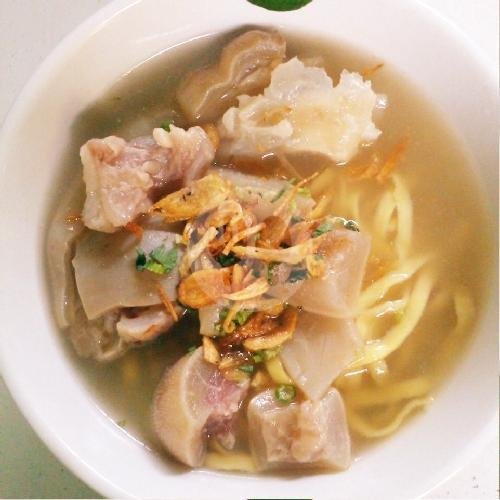 Mie Kocok Subur: Surga Kuliner Kaki Sapi di Bandung