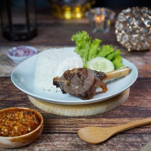 Review Warung Bang Said: Kuliner Lalapan Kambing Goreng Terbaik di Klojen Malang