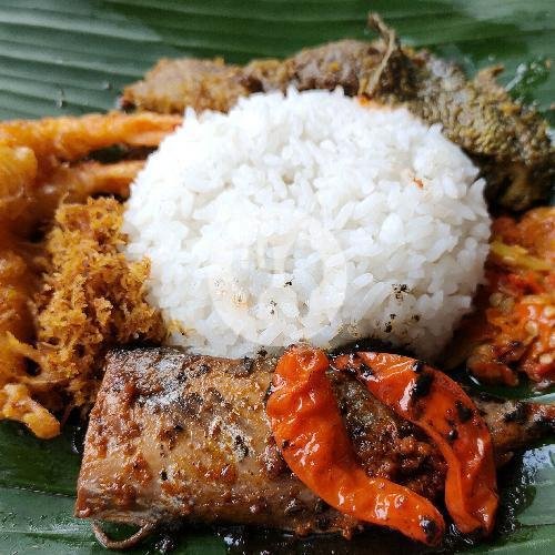 Nasi Campur Madura + Telor Bali menu Dapur Bu Dewi Wiyung, Wiyung Brantas Permai